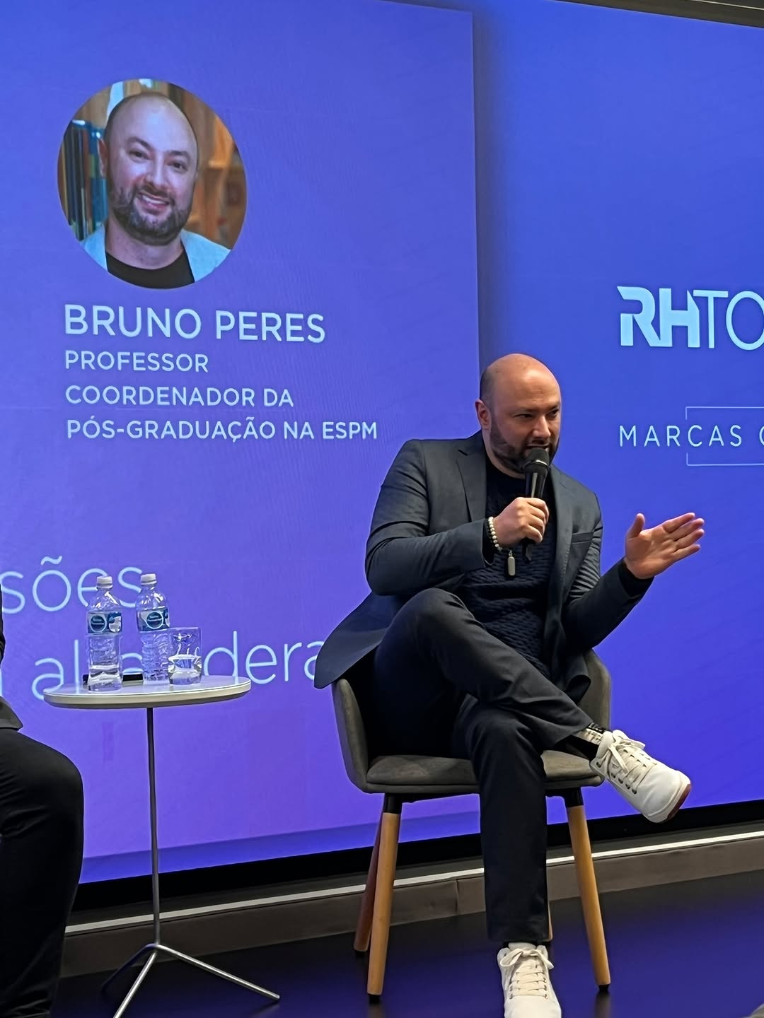 Post de Escola do Caos