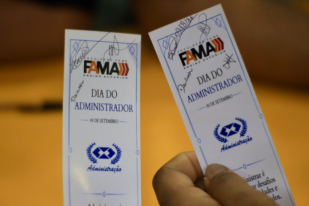 Post de Faculdade Fama