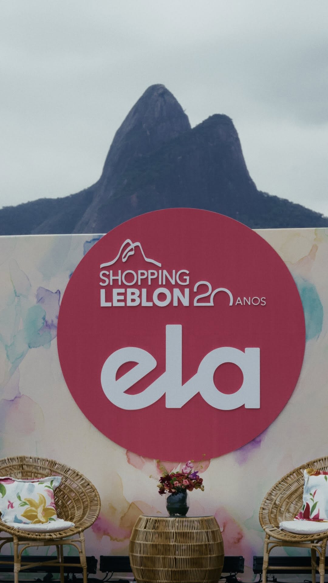 Post de Shopping Leblon