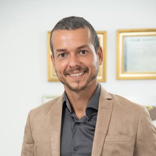 Dr. Eduardo Corassa