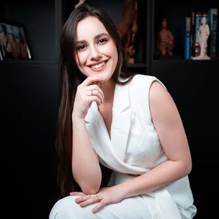 Dra. Franciele Arêdes