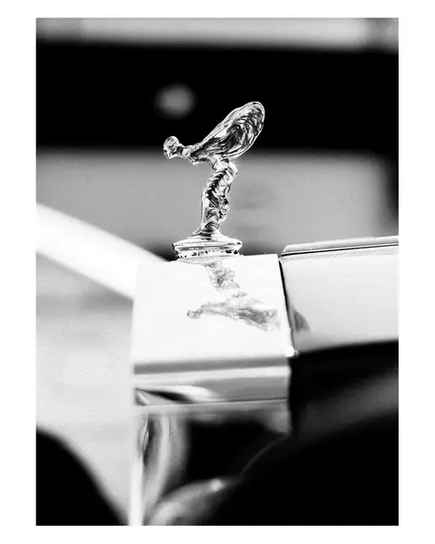 Post de Hugo Renault com Rolls-Royce Motor Cars