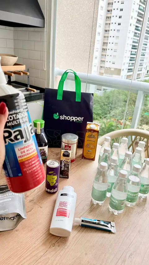 Post de Amanda Cardoso com Shopper