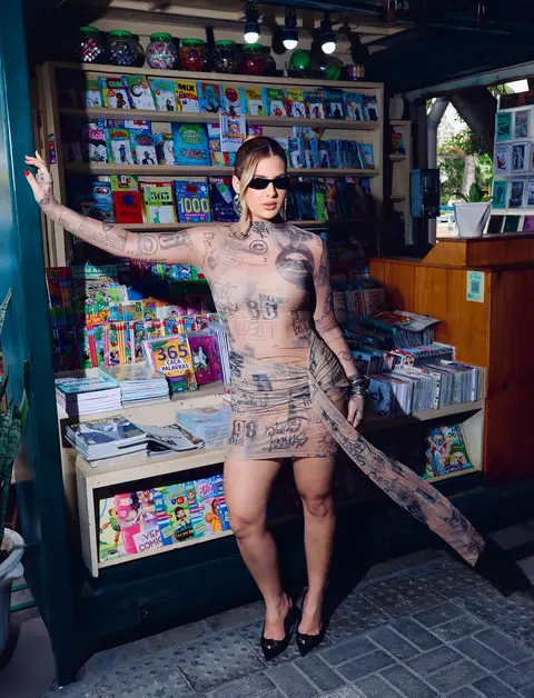Post de Lara Medeiros com Colcci
