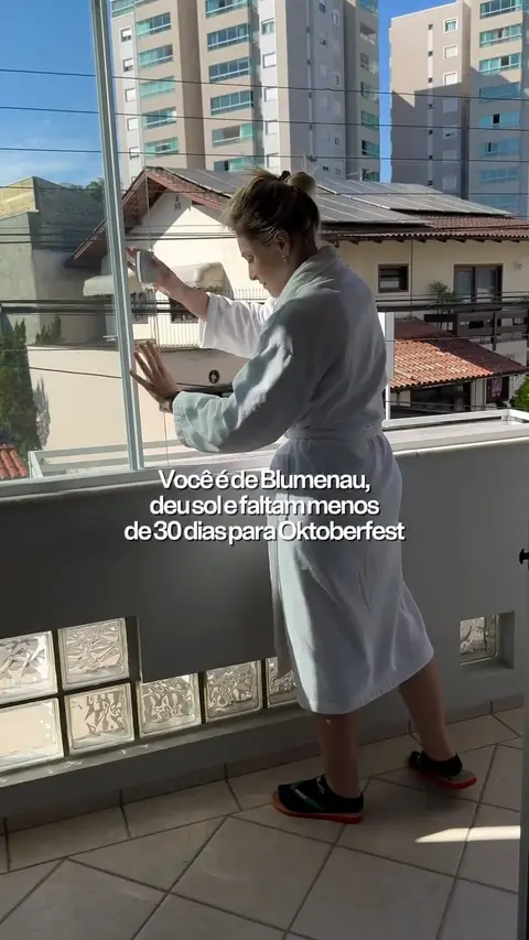 Post de Bárbara L.p. de Azevedo com Oktoberfest Blumenau