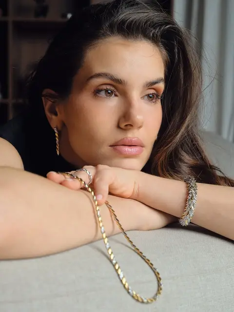 Post de Camila Queiroz com Tiffany Co Brasil