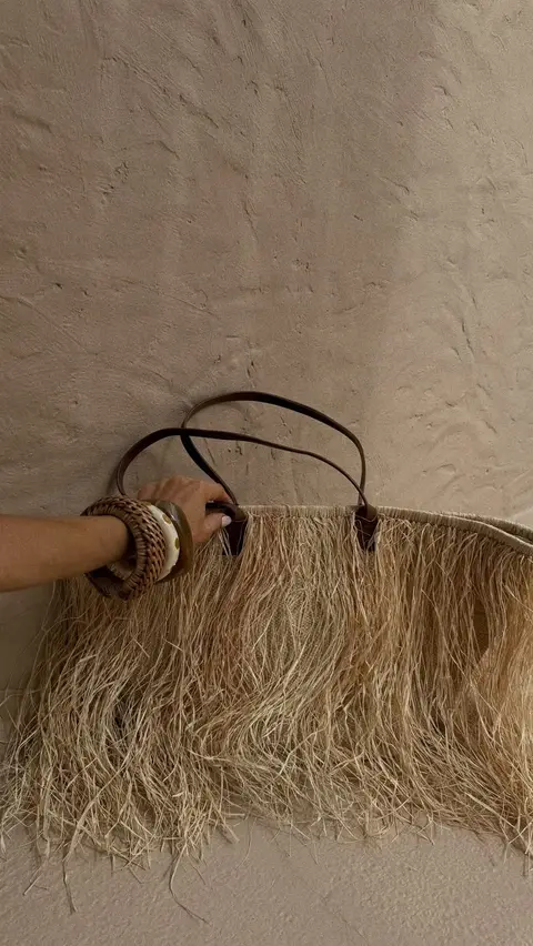 Post de Carla Araujo com Arezzo