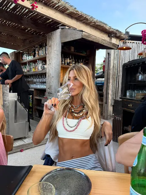 Post de Luiza Francis com Colcci