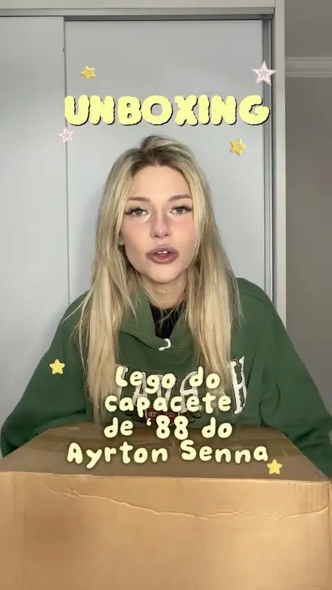 Post de Gabriela Dizzy Carbornar com LEGO Brasil