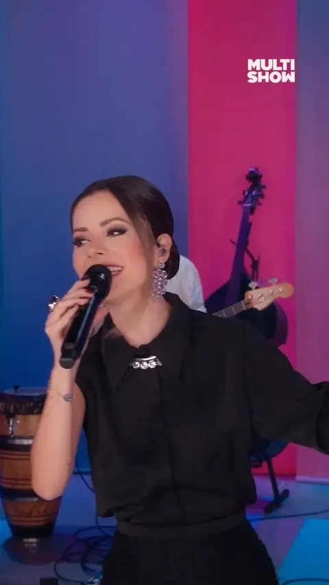 Post de Sandy com Multishow