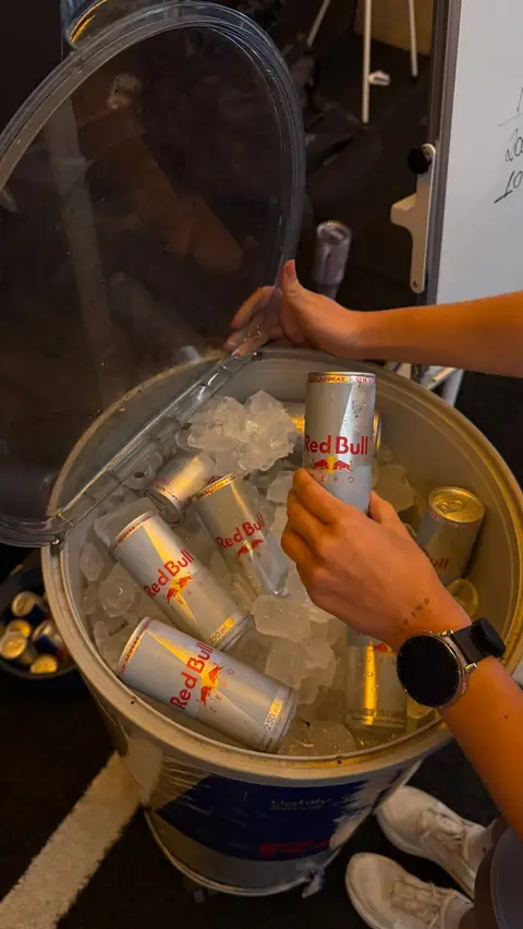 Post de Bia Herrero com Red Bull