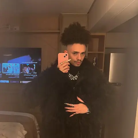 Post de Gabriel Félix com Garoto