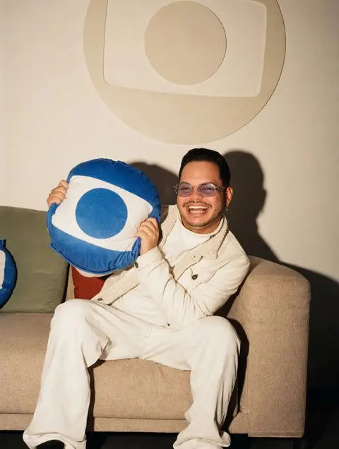 Post de Lucas Crescencio com TV Globo