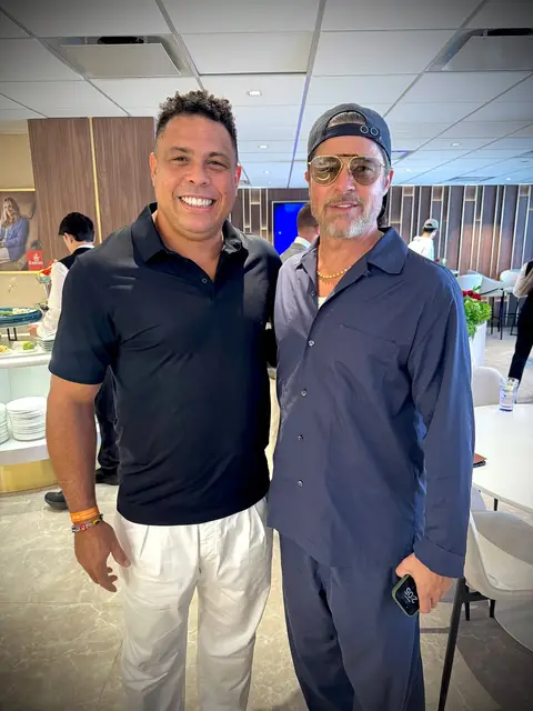 Post de Ronaldo Nazário com Emirates