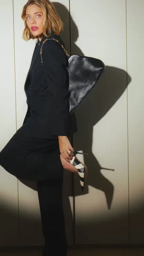 Post de Luma Costa com Arezzo