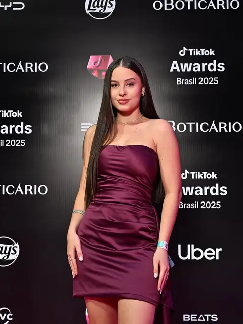 Post de Alana Rauber Sbardelatti com TikTok