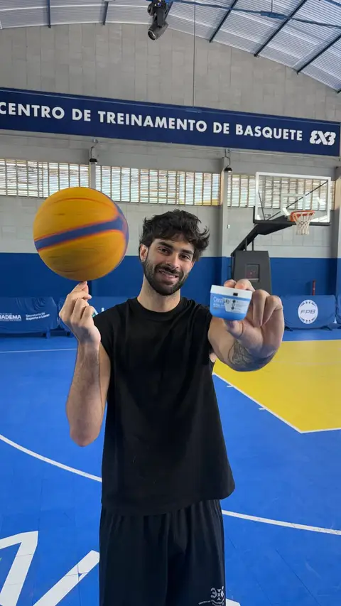 Post de Felipe Motta com CeraVe