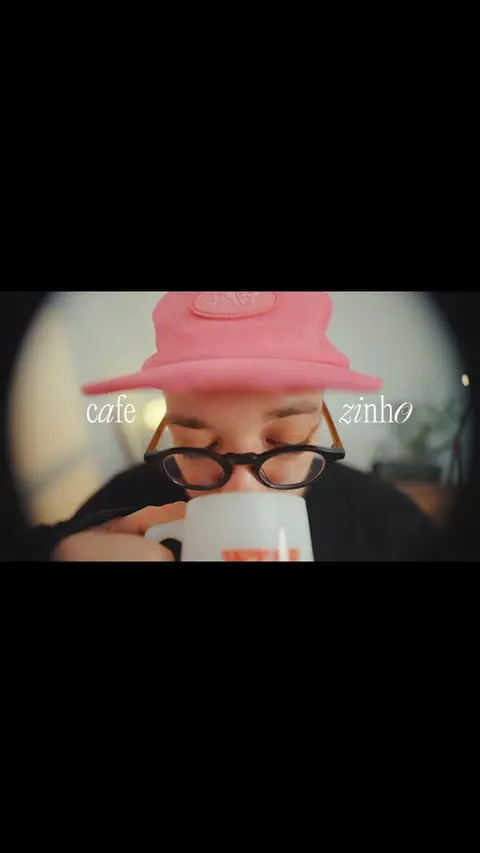 Post de Lucca Najar com Nescafé
