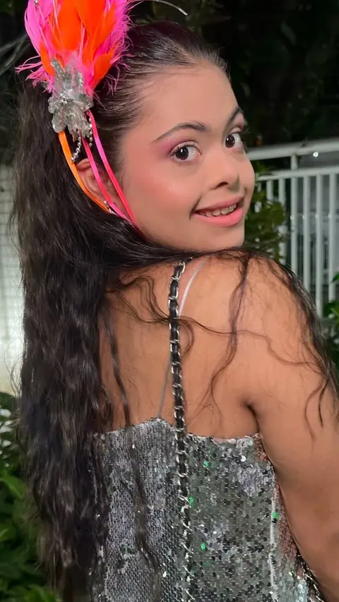 Post de Ivy Faria com Invisalign